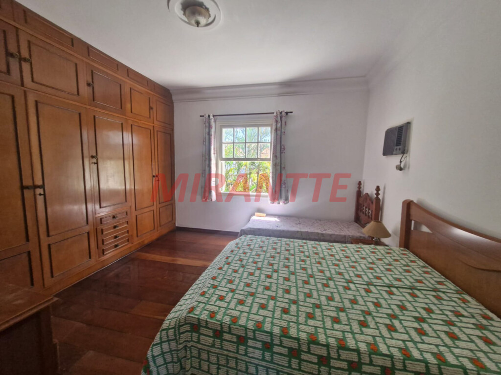 Sobrado de 390m² com 4 quartos em Santana