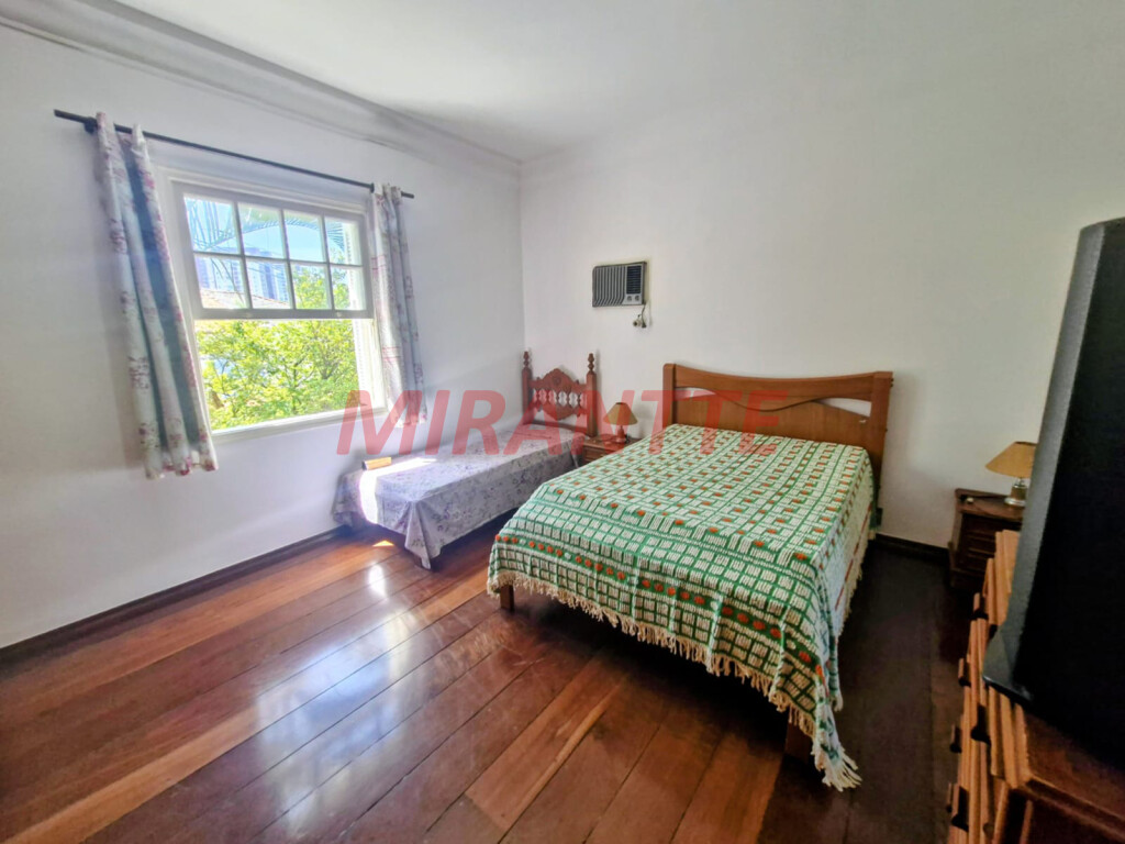 Sobrado de 390m² com 4 quartos em Santana