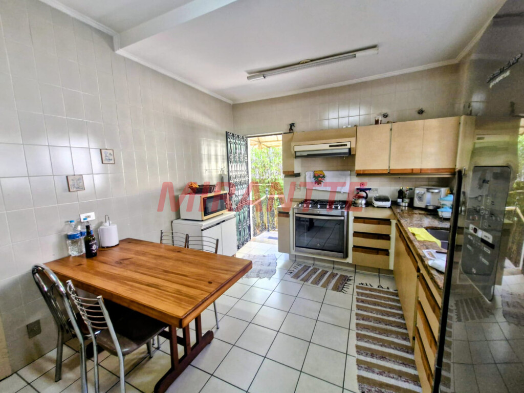Sobrado de 390m² com 4 quartos em Santana