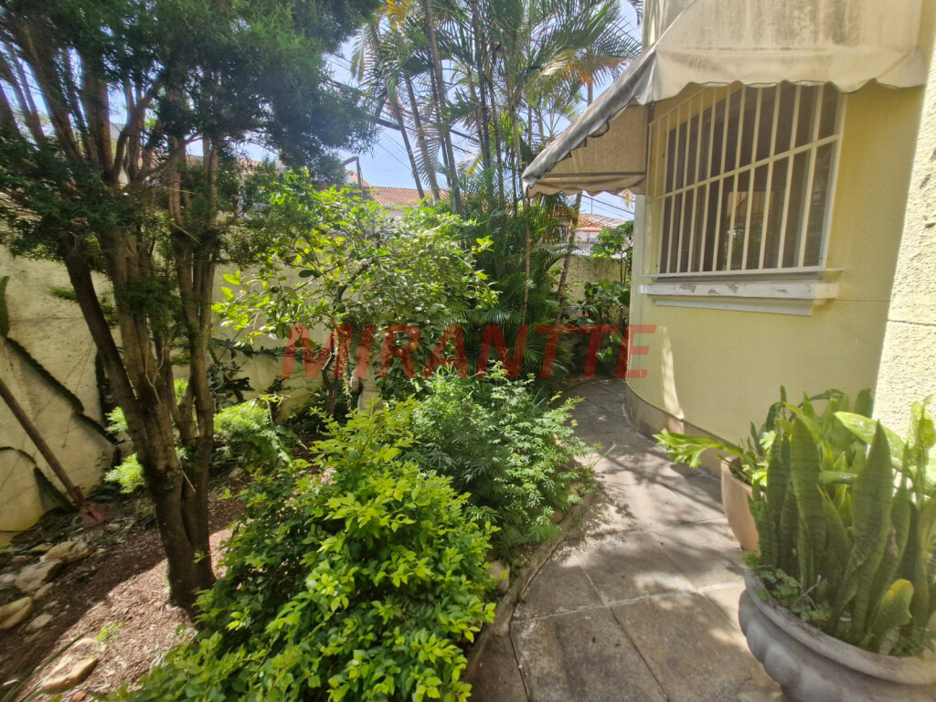Sobrado de 390m² com 4 quartos em Santana