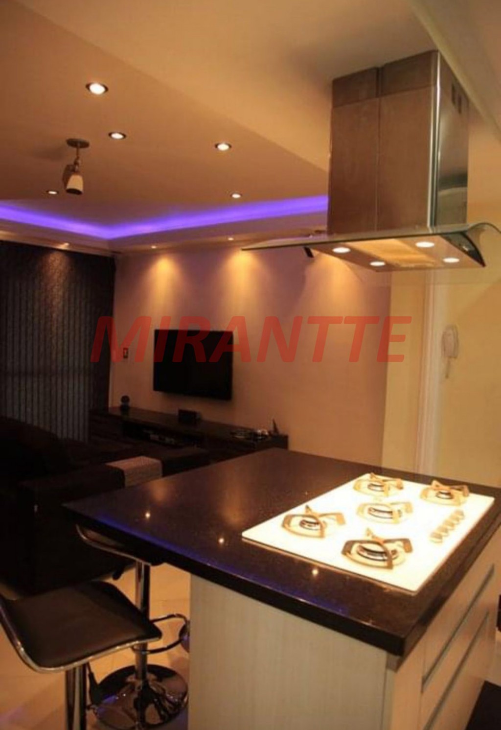 Apartamento com 2 quartos em Vila Mazzei