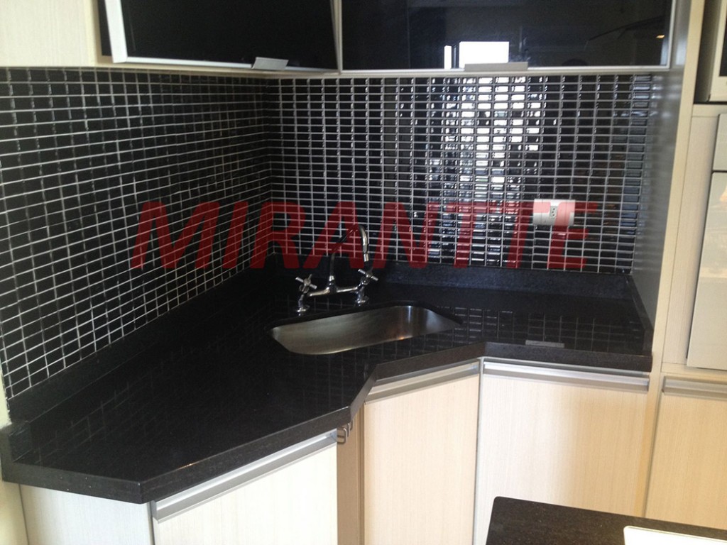 Apartamento com 2 quartos em Vila Mazzei