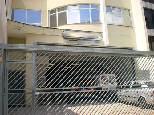 Comercial de 850m² em Casa Verde