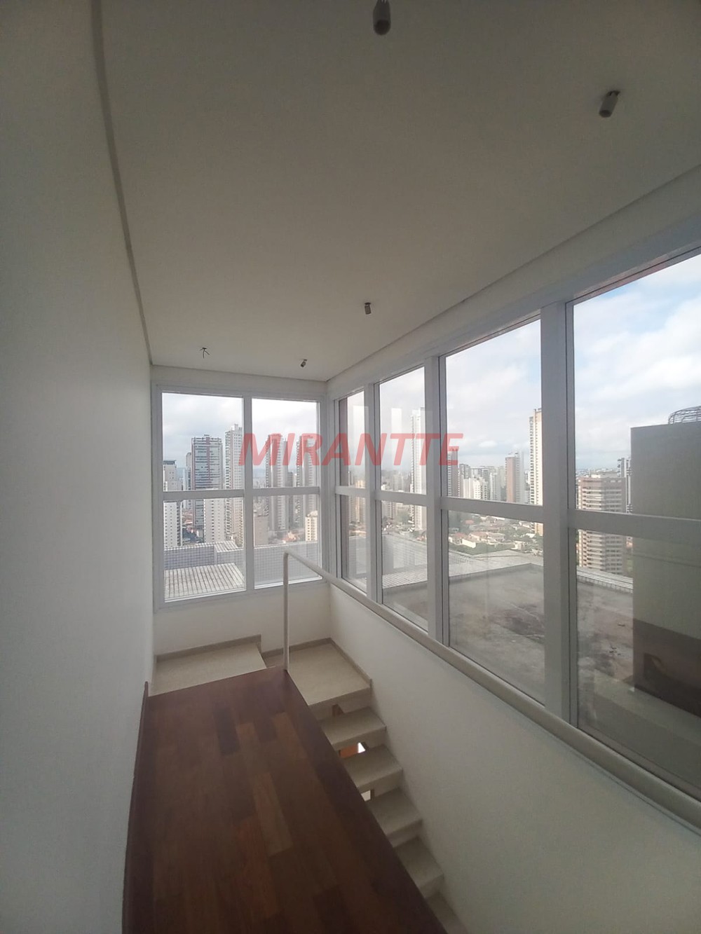 Cobertura duplex de 332m² com 5 quartos em Jardim Analia Franco
