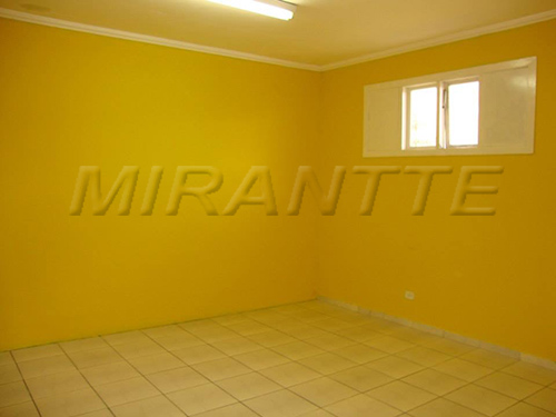 Comercial de 1310m² em Jardim da Mamãe