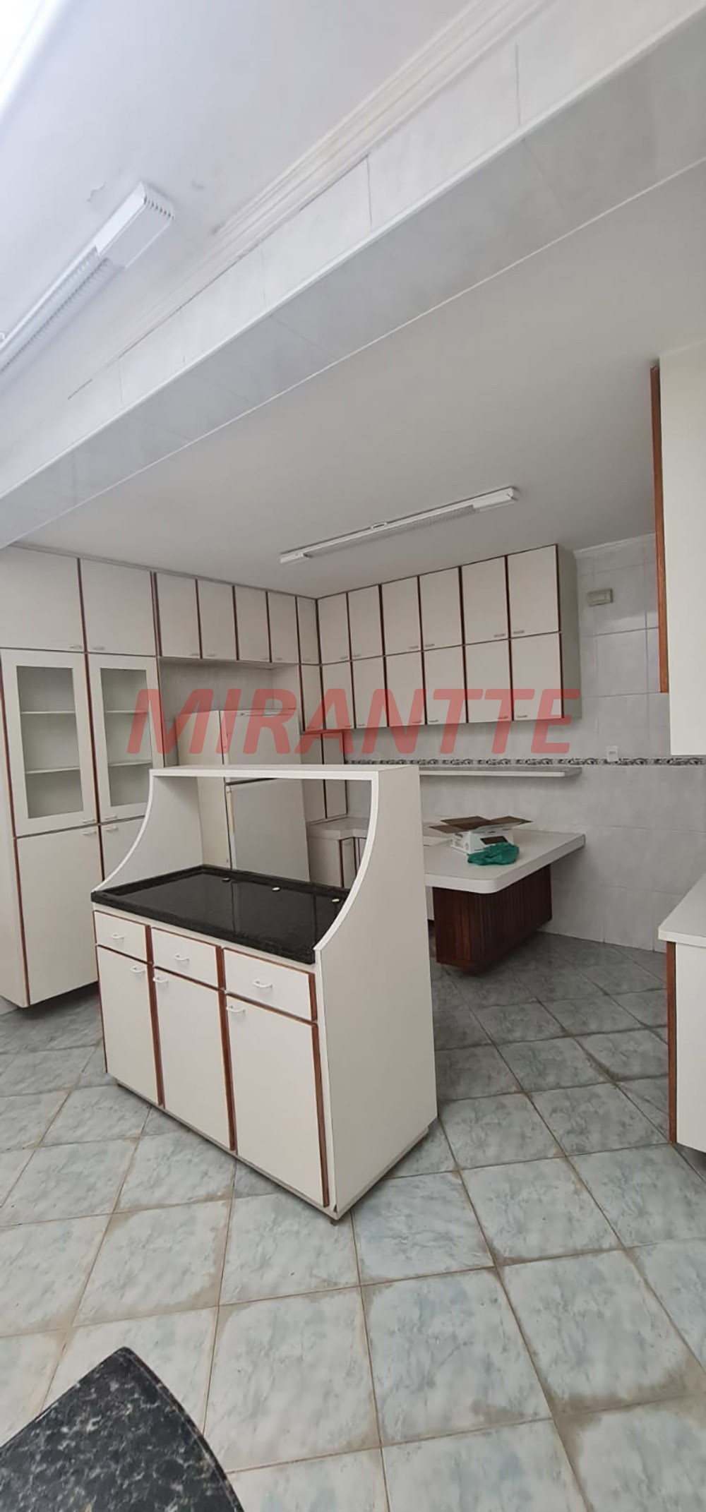 Sobrado de 290m² com 4 quartos em Tremembe