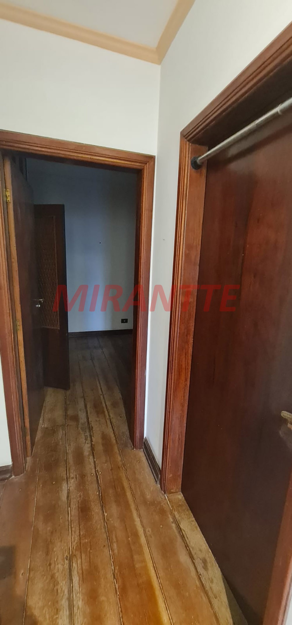 Sobrado de 290m² com 4 quartos em Tremembe