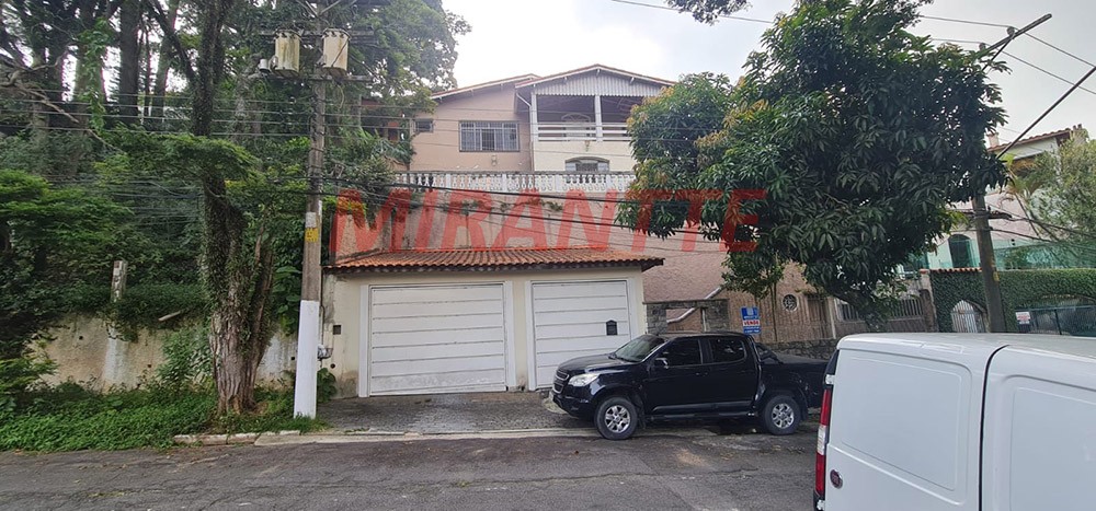 Sobrado de 290m² com 4 quartos em Tremembe