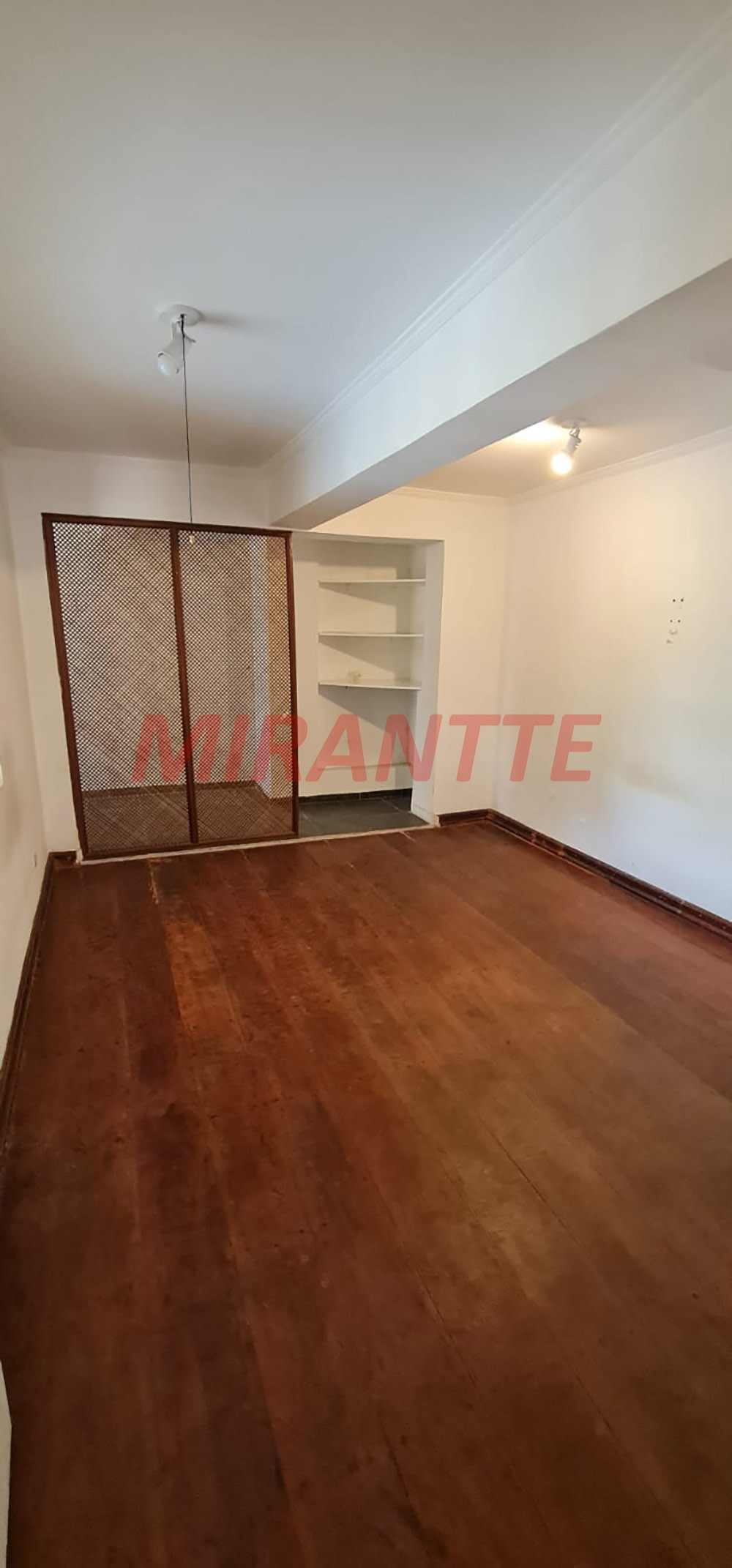Sobrado de 290m² com 4 quartos em Tremembe