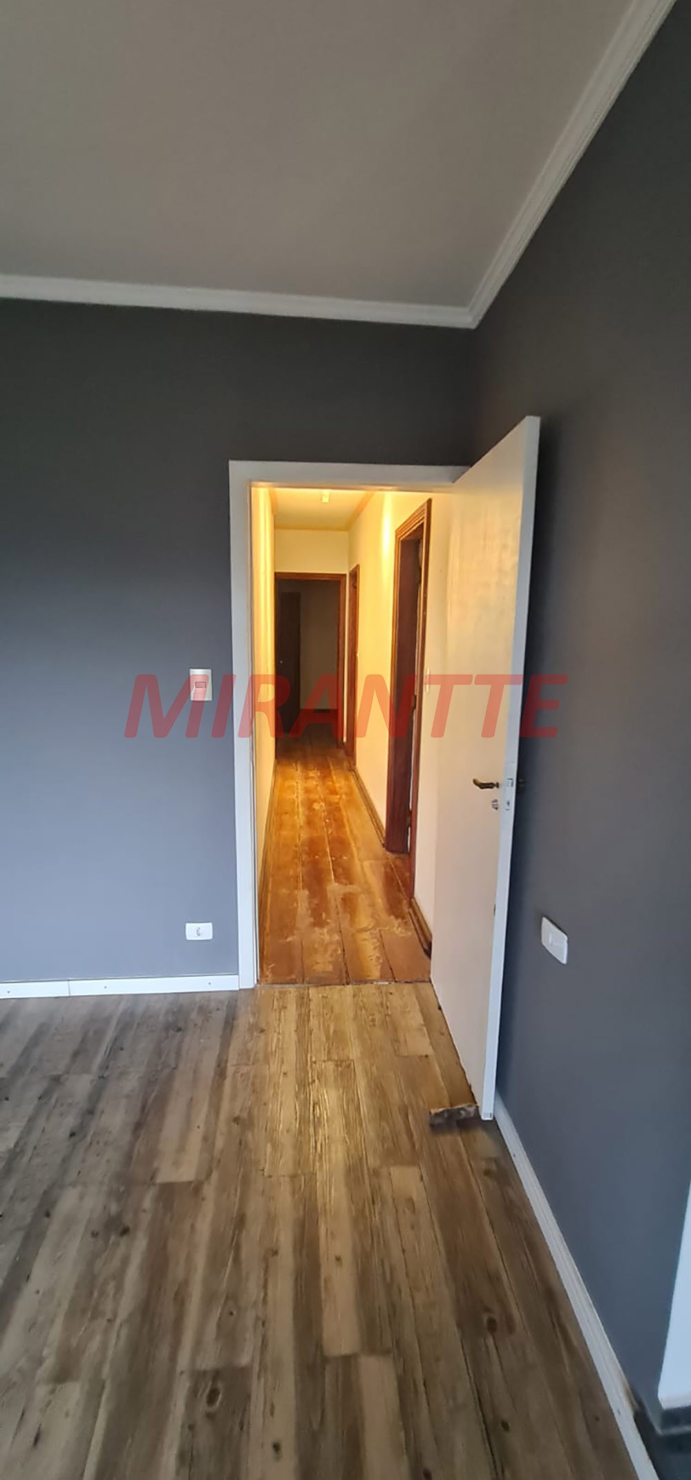 Sobrado de 290m² com 4 quartos em Tremembe