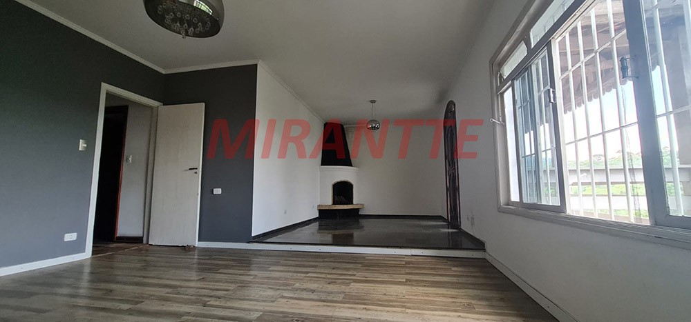 Sobrado de 290m² com 4 quartos em Tremembe