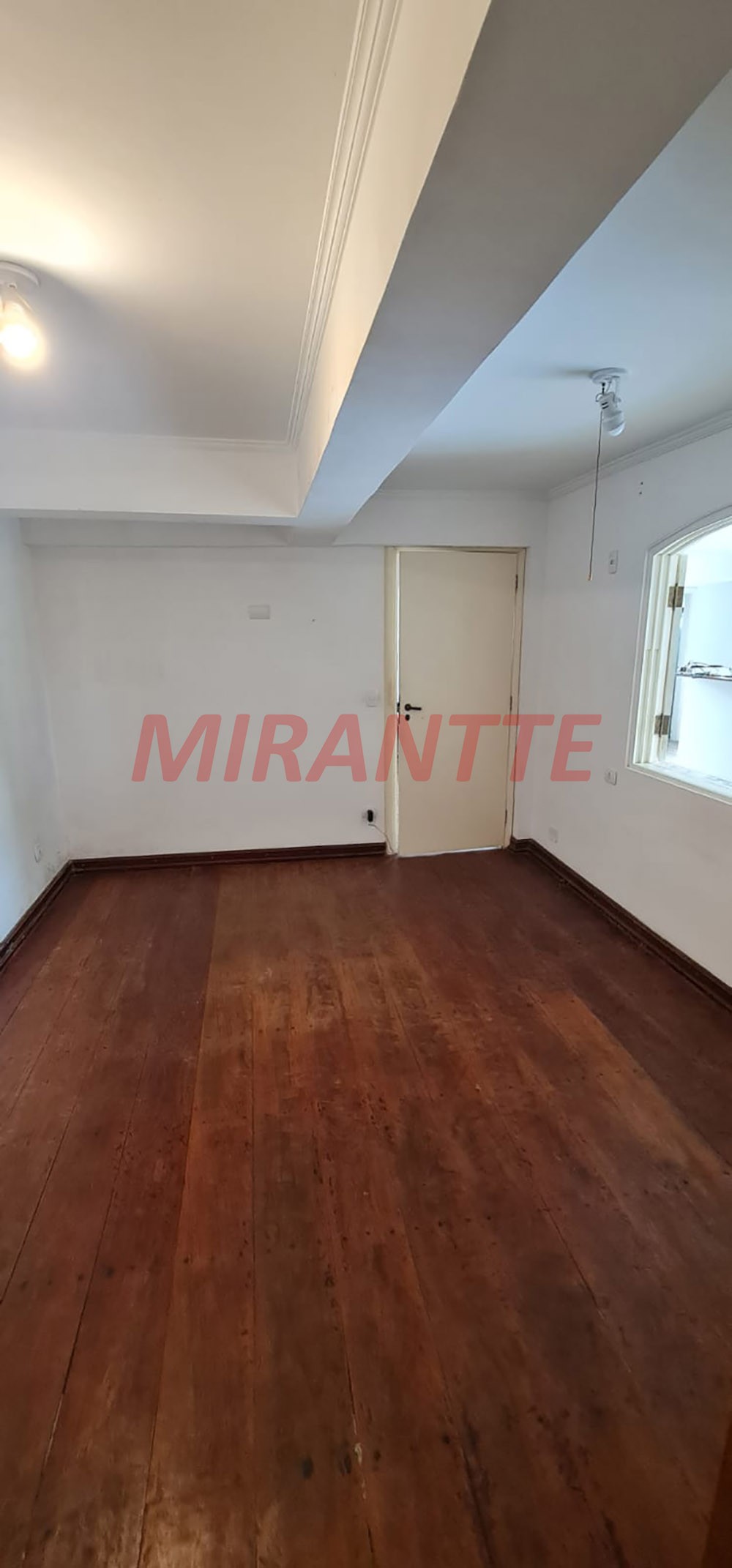 Sobrado de 290m² com 4 quartos em Tremembe