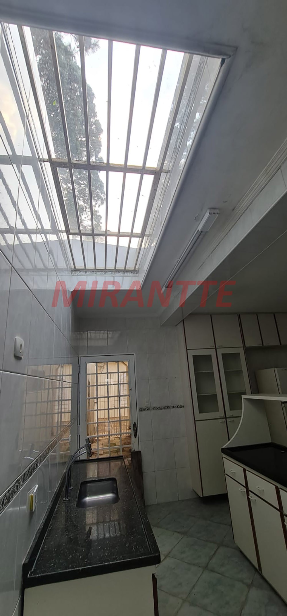 Sobrado de 290m² com 4 quartos em Tremembe