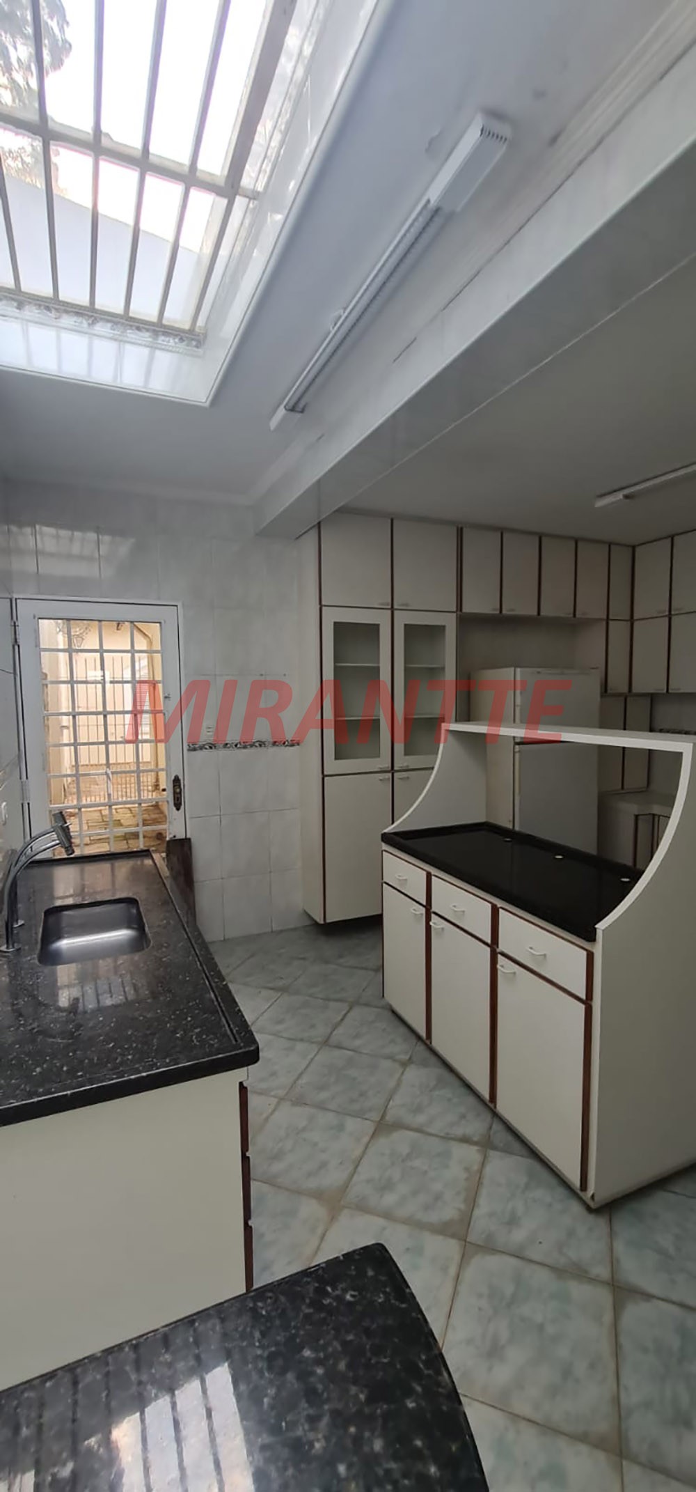 Sobrado de 290m² com 4 quartos em Tremembe