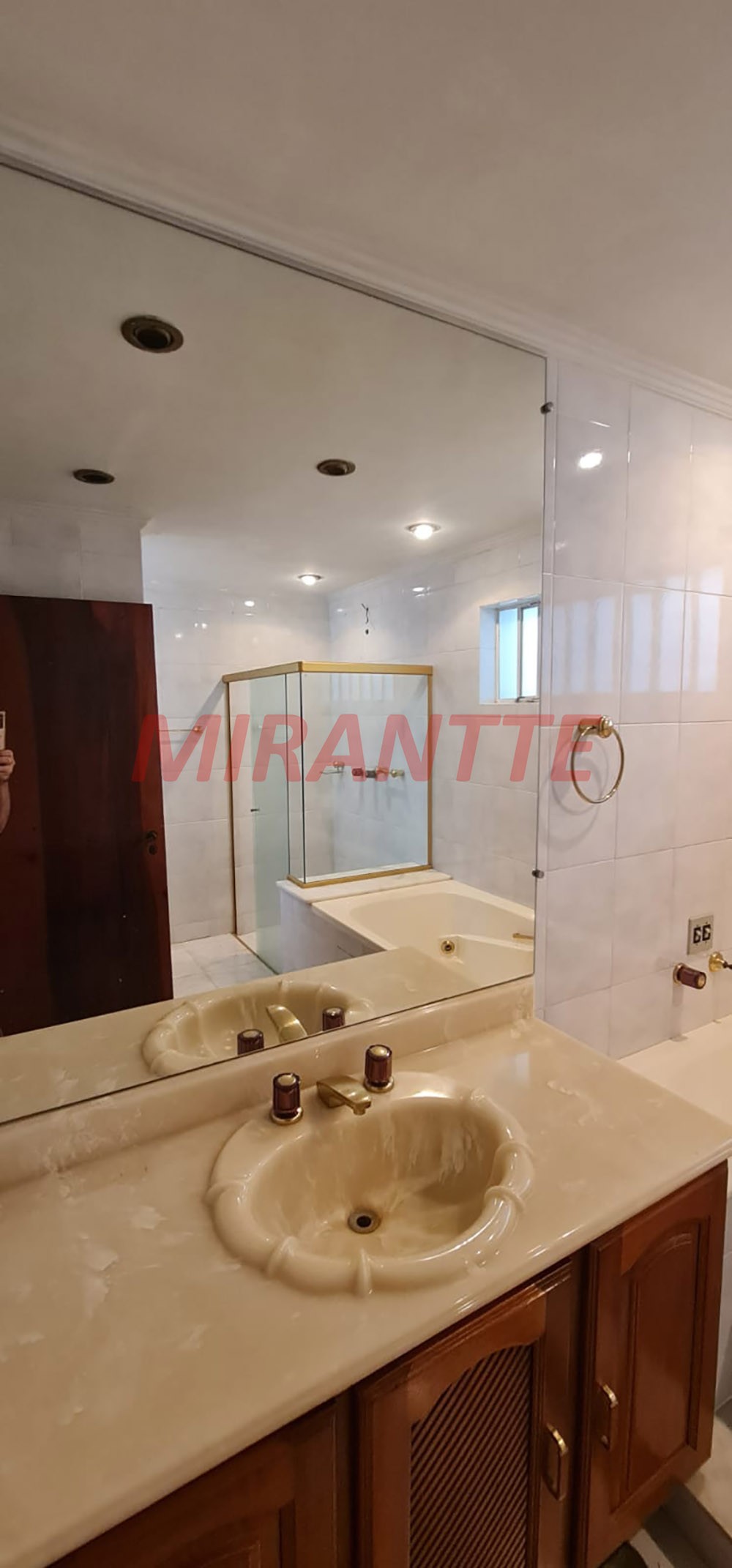 Sobrado de 290m² com 4 quartos em Tremembe