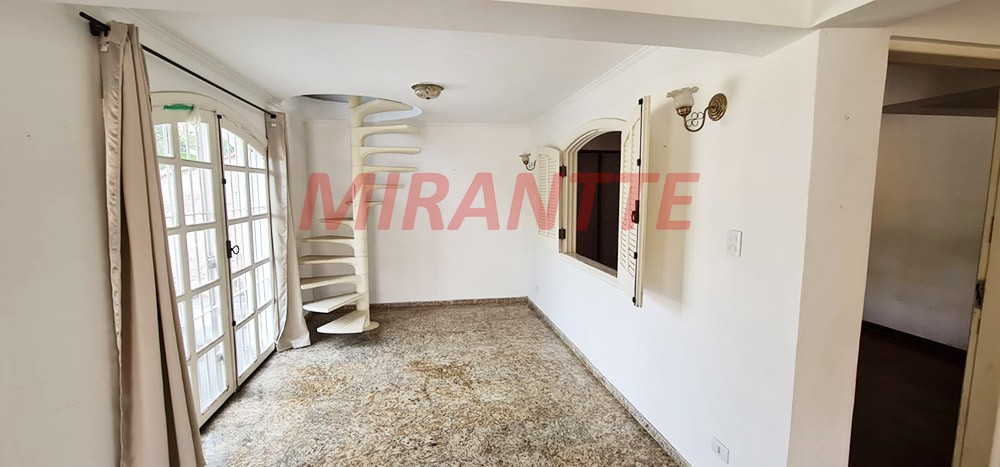 Sobrado de 290m² com 4 quartos em Tremembe