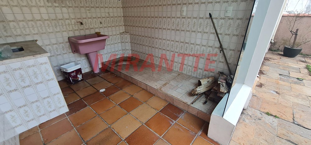 Sobrado de 290m² com 4 quartos em Tremembe