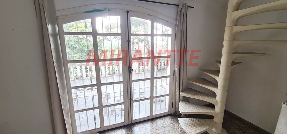 Sobrado de 290m² com 4 quartos em Tremembe