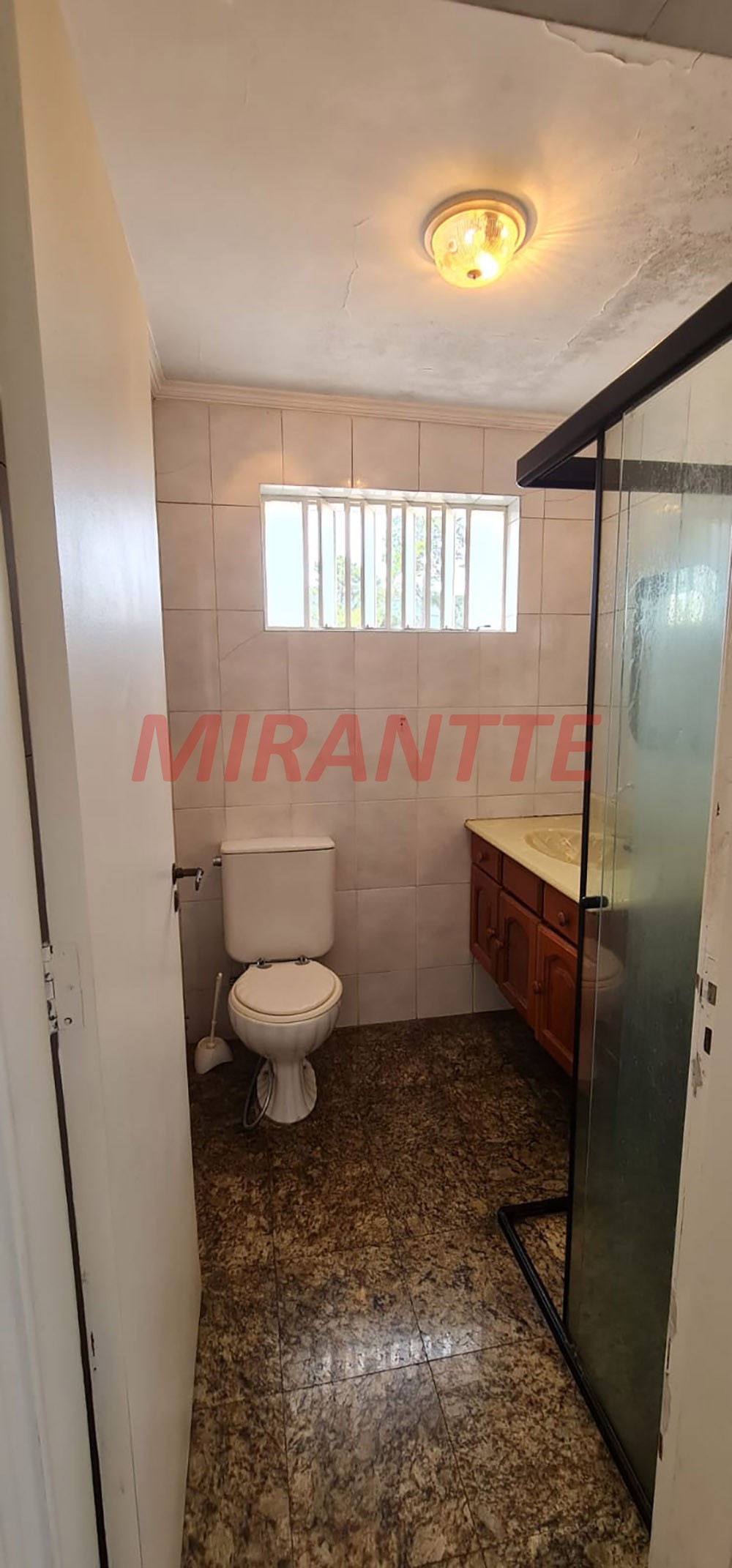 Sobrado de 290m² com 4 quartos em Tremembe