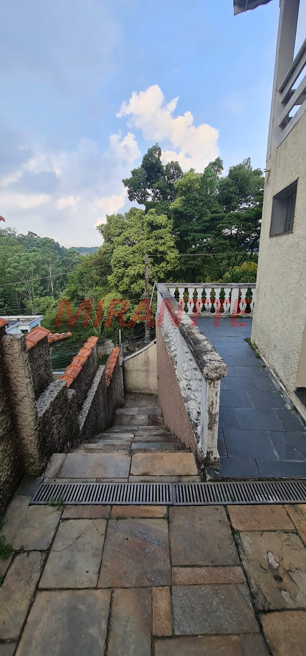 Sobrado de 290m² com 4 quartos em Tremembe