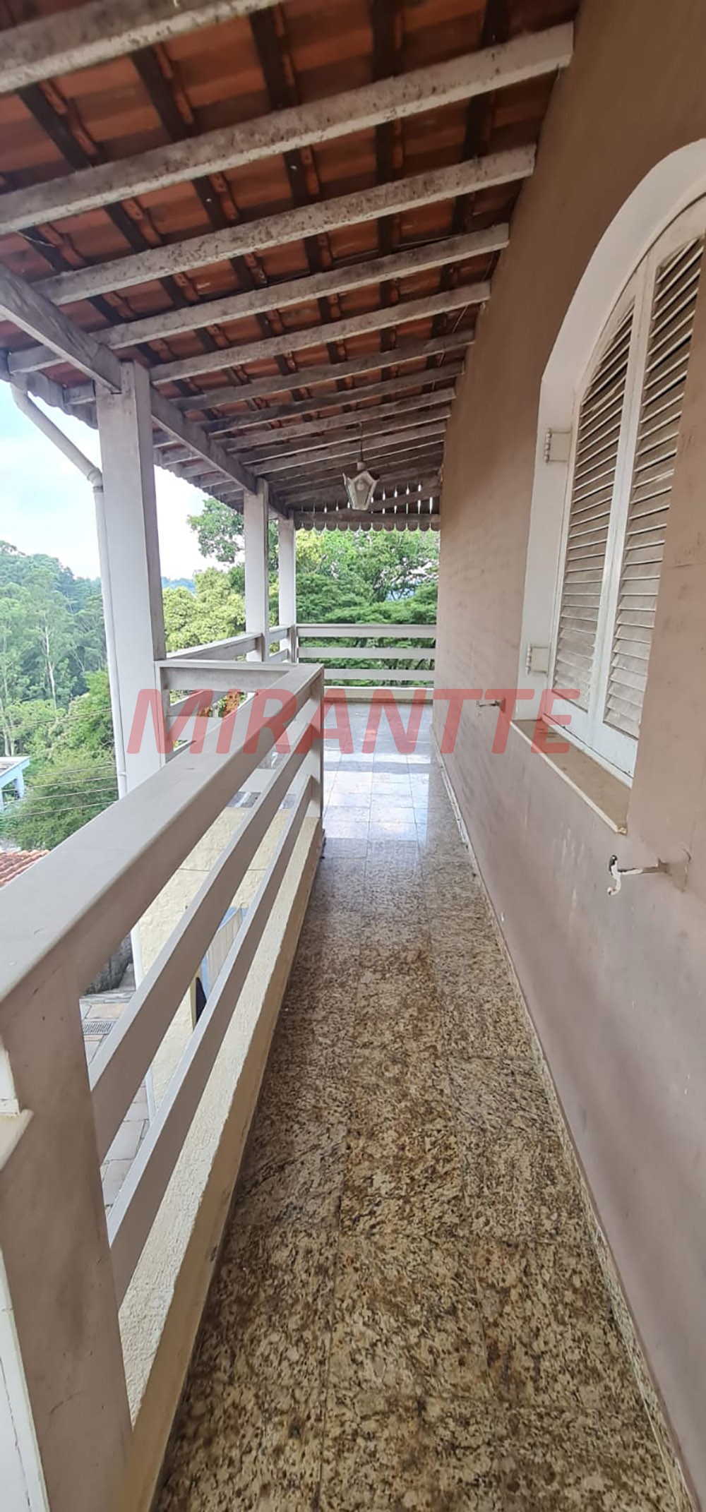 Sobrado de 290m² com 4 quartos em Tremembe