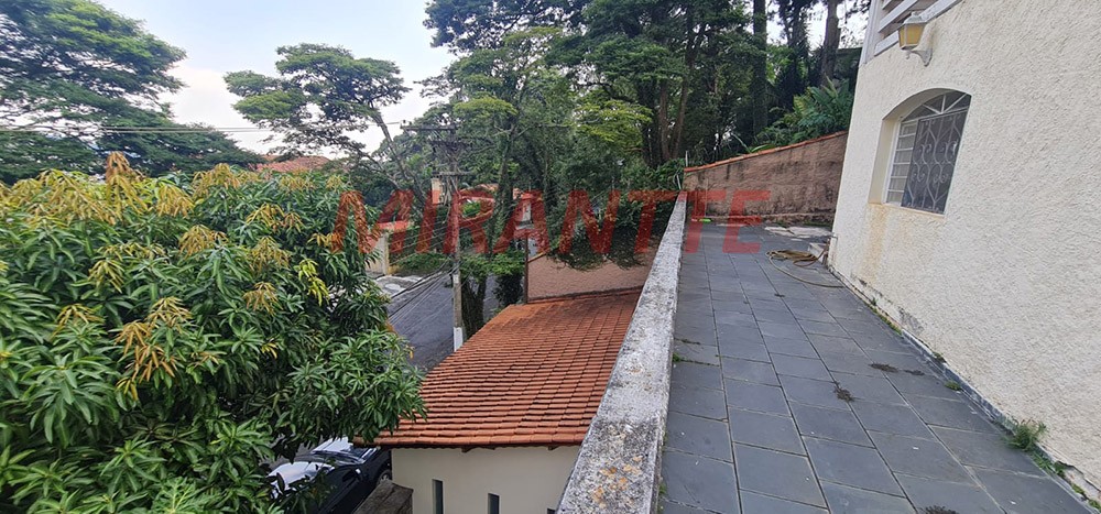 Sobrado de 290m² com 4 quartos em Tremembe