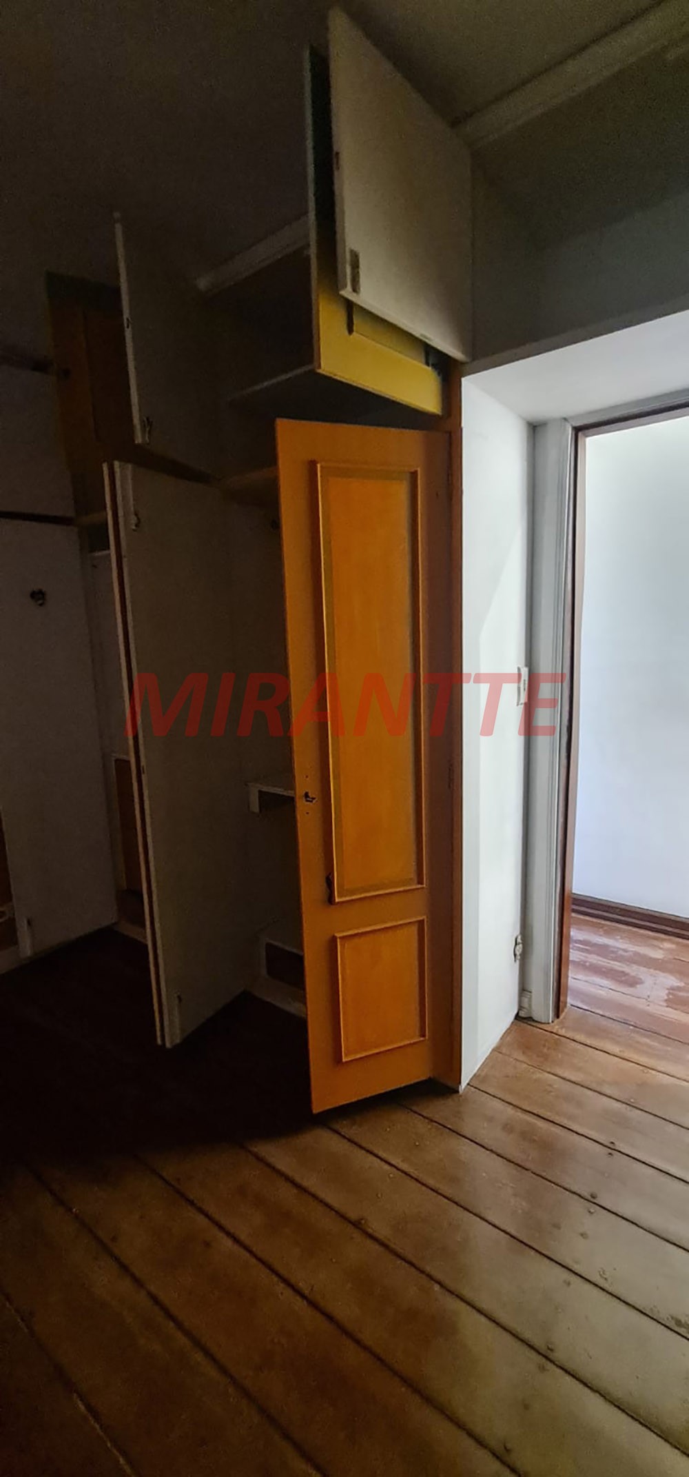 Sobrado de 290m² com 4 quartos em Tremembe