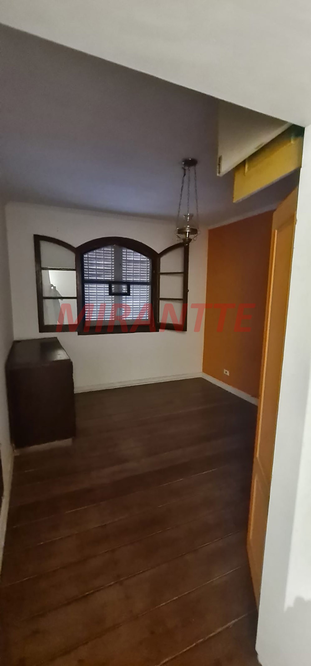 Sobrado de 290m² com 4 quartos em Tremembe