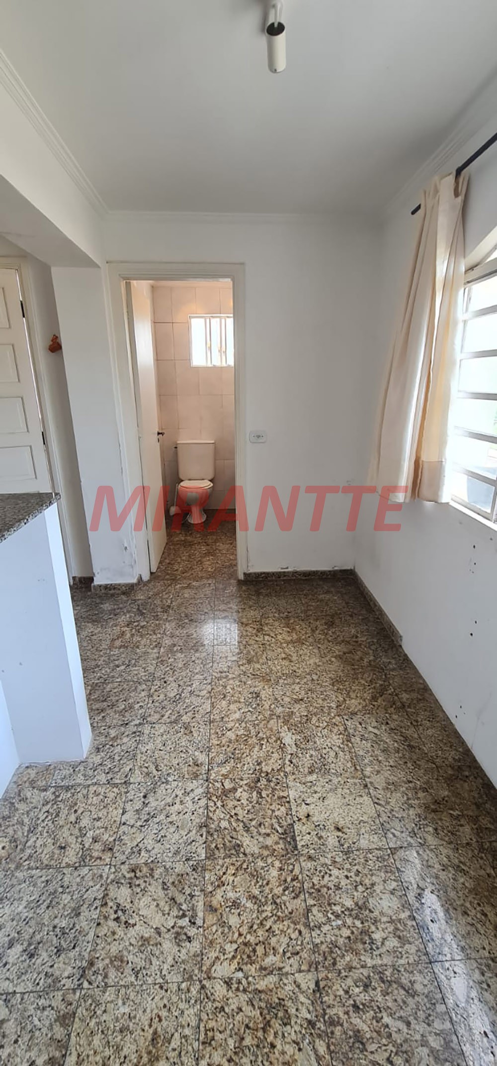 Sobrado de 290m² com 4 quartos em Tremembe