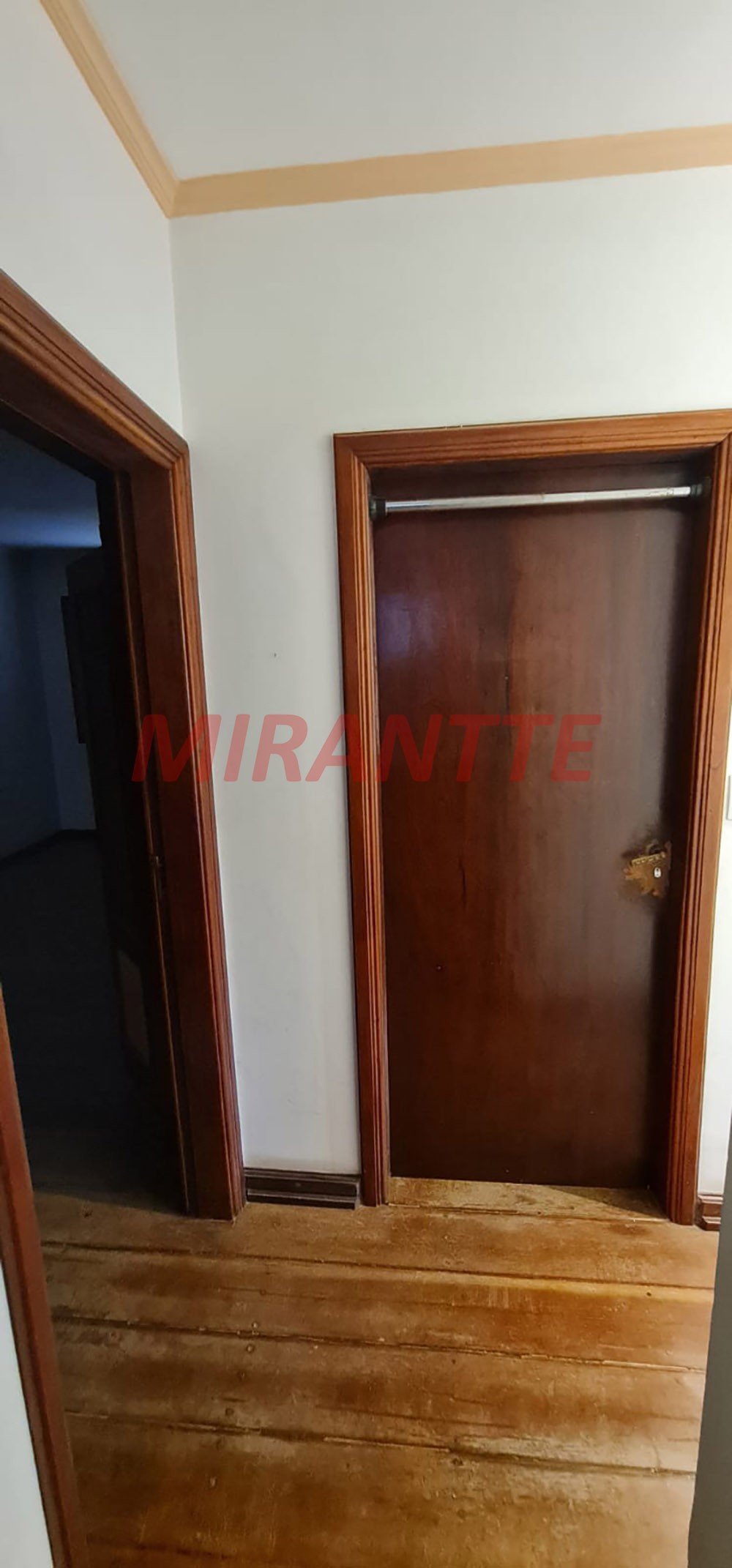 Sobrado de 290m² com 4 quartos em Tremembe