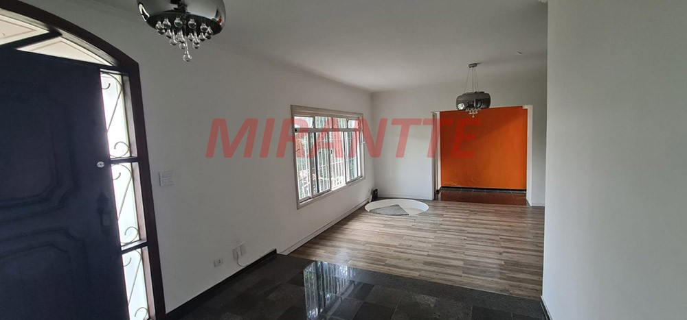 Sobrado de 290m² com 4 quartos em Tremembe