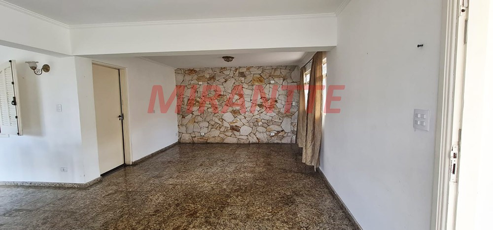 Sobrado de 290m² com 4 quartos em Tremembe