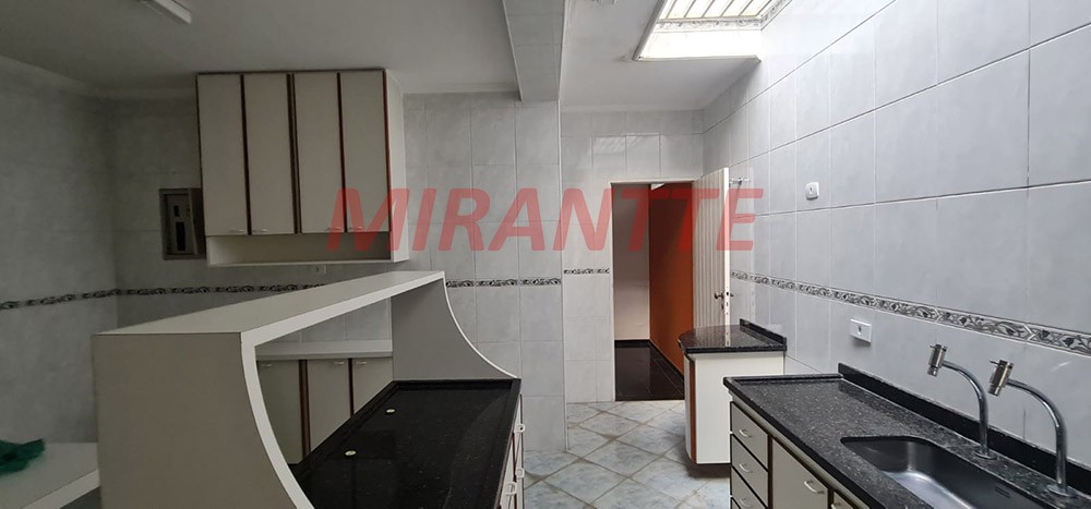 Sobrado de 290m² com 4 quartos em Tremembe