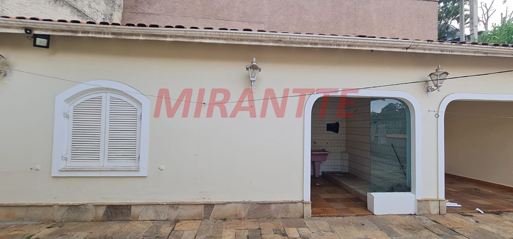 Sobrado de 290m² com 4 quartos em Tremembe