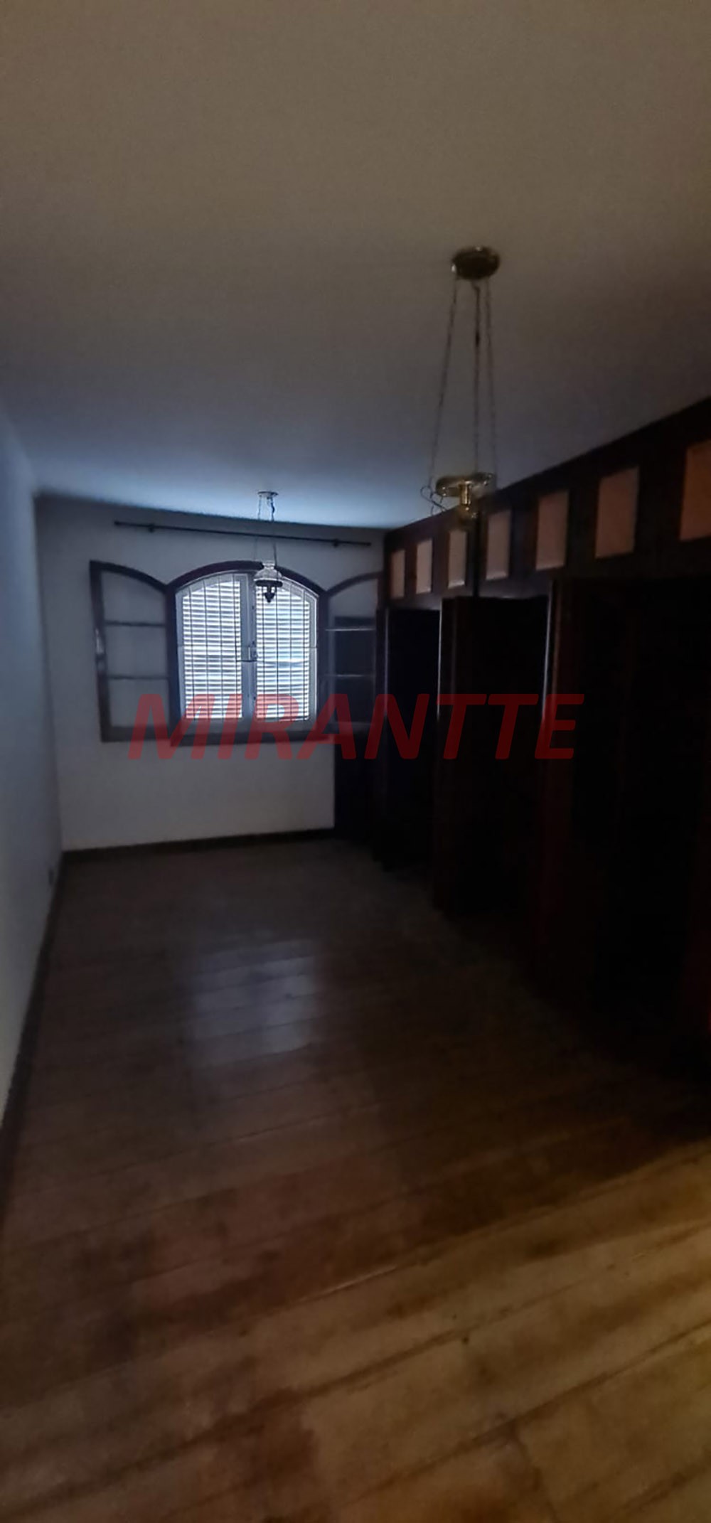 Sobrado de 290m² com 4 quartos em Tremembe