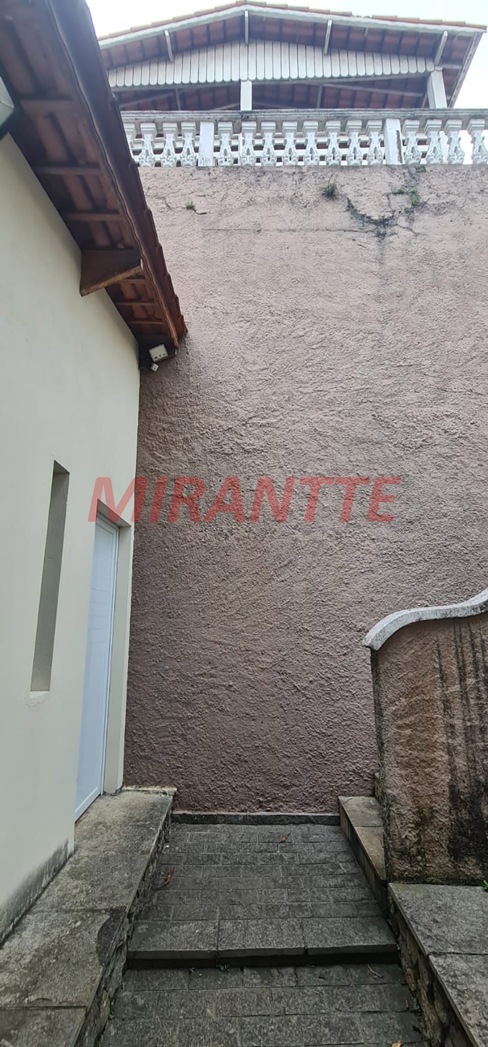 Sobrado de 290m² com 4 quartos em Tremembe