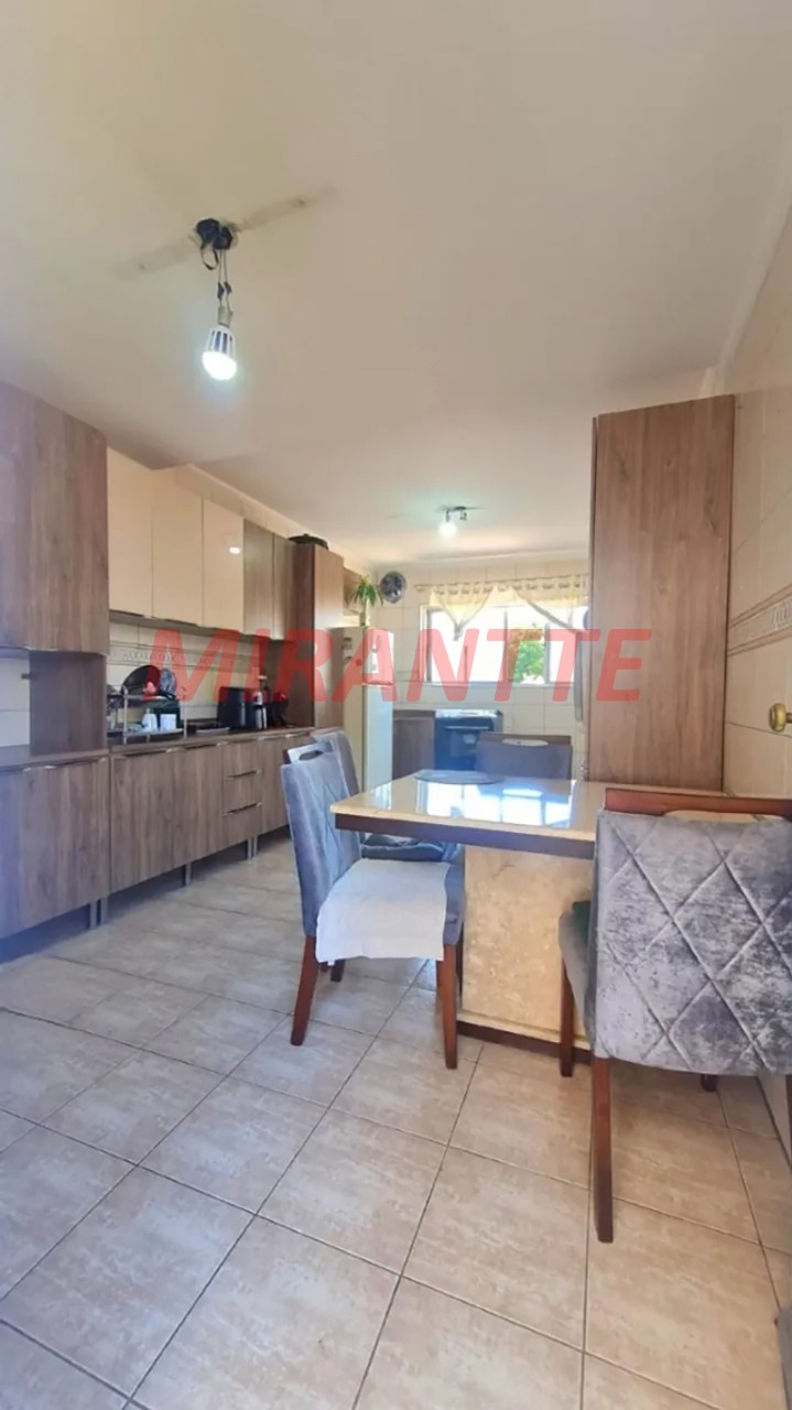 Sobrado de 174m² com 3 quartos em Santana