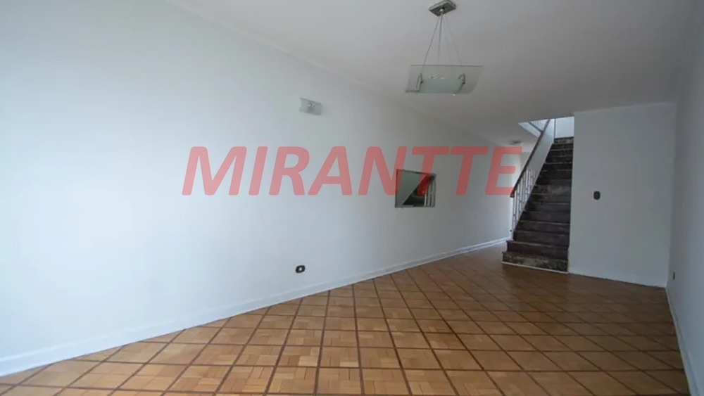 Sobrado de 174m² com 3 quartos em Santana