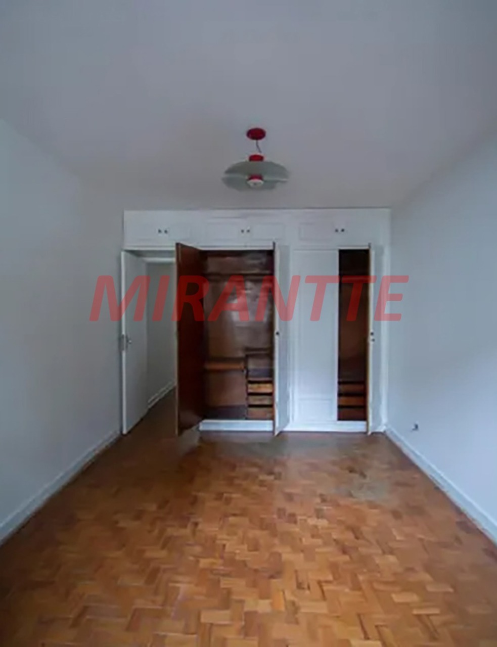 Sobrado de 174m² com 3 quartos em Santana