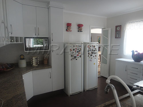 Sobrado de 420m² com 4 quartos em Jardim Leonor Mendes De Barros