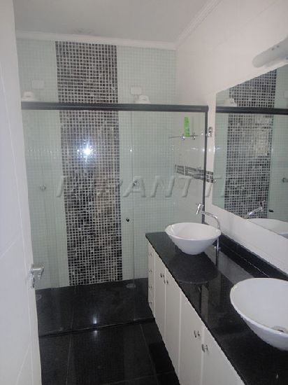 Sobrado de 420m² com 4 quartos em Jardim Leonor Mendes De Barros