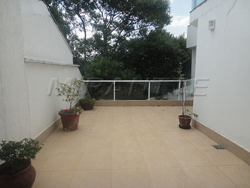 Sobrado de 420m² com 4 quartos em Jardim Leonor Mendes De Barros
