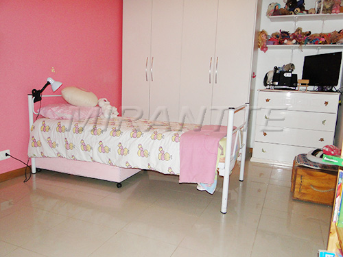 Sobrado de 247m² com 3 quartos em Santana