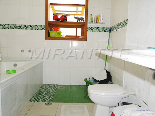 Sobrado de 247m² com 3 quartos em Santana