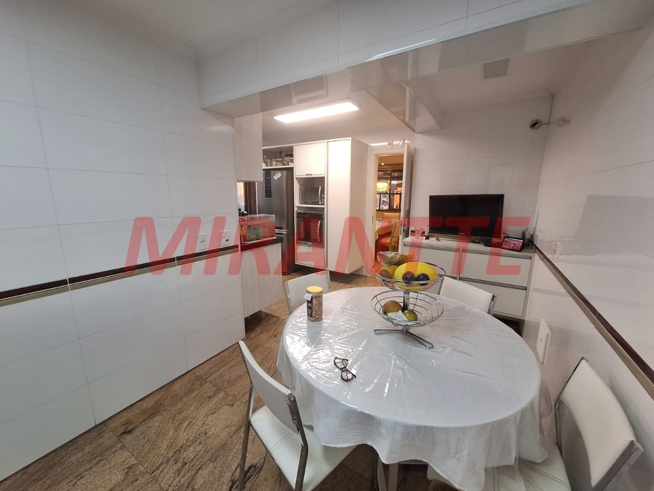 Apartamento de 250m² com 4 quartos em Santana