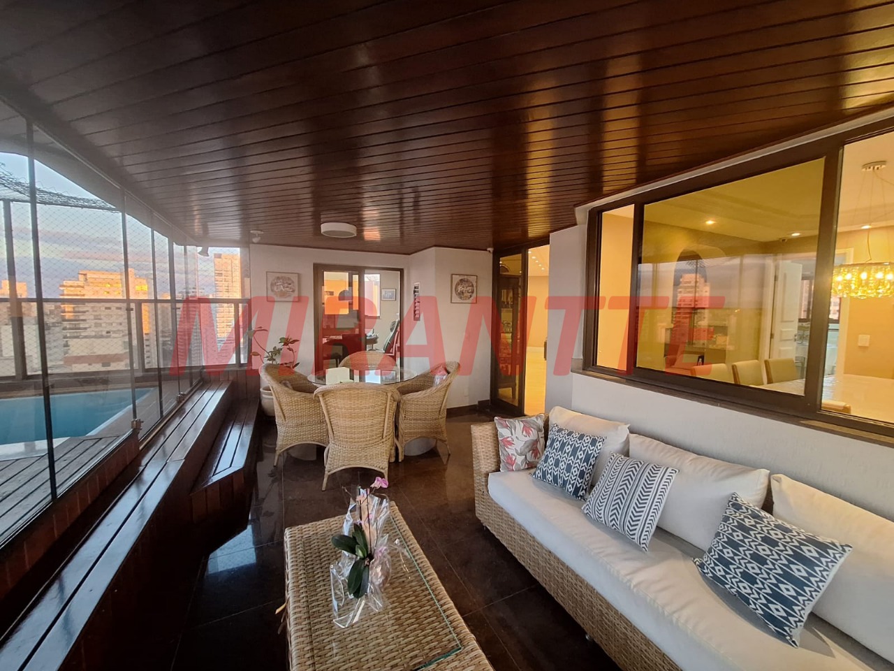 Apartamento de 250m² com 4 quartos em Santana