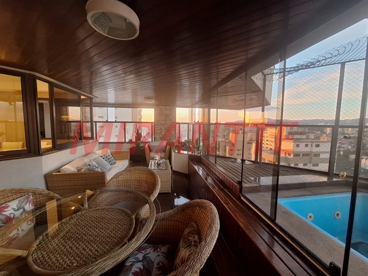 Apartamento de 250m² com 4 quartos em Santana