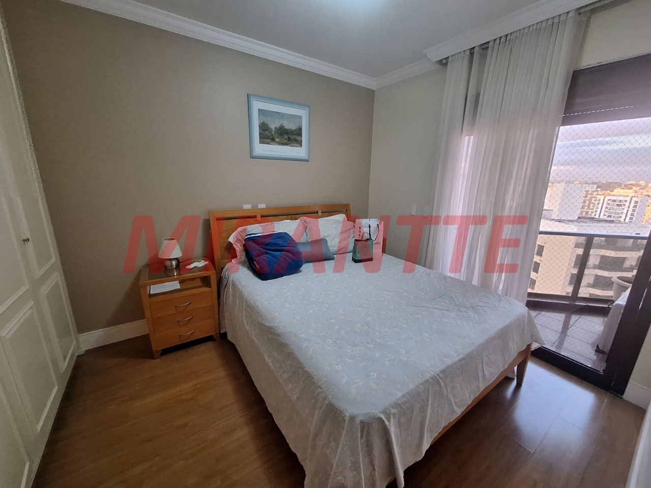 Apartamento de 250m² com 4 quartos em Santana