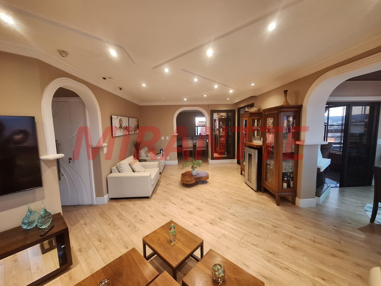 Apartamento de 250m² com 4 quartos em Santana