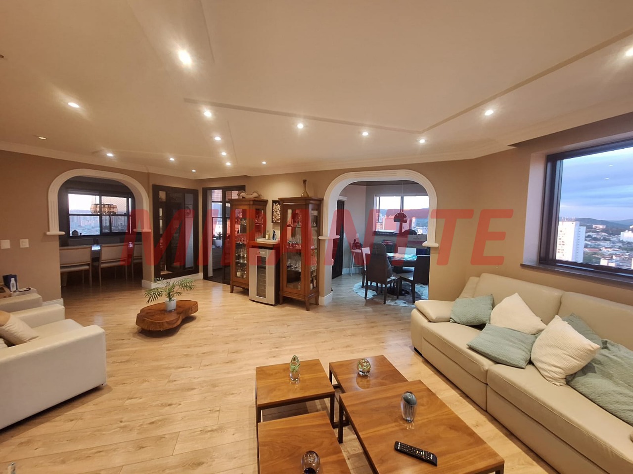 Apartamento de 250m² com 4 quartos em Santana